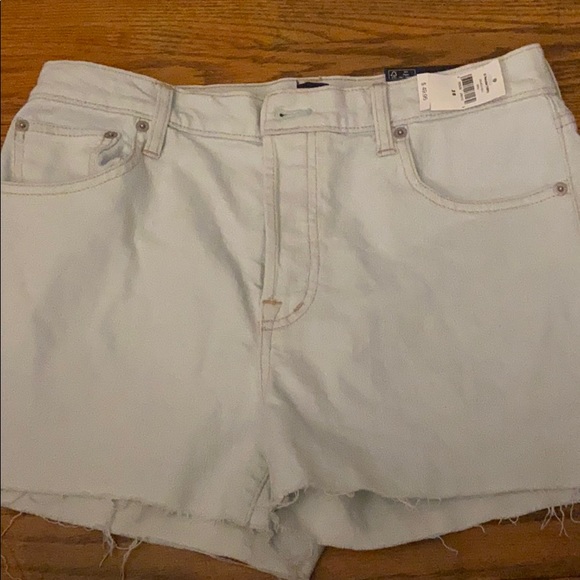 Brand new Gap shorts. - Picture 1 of 7